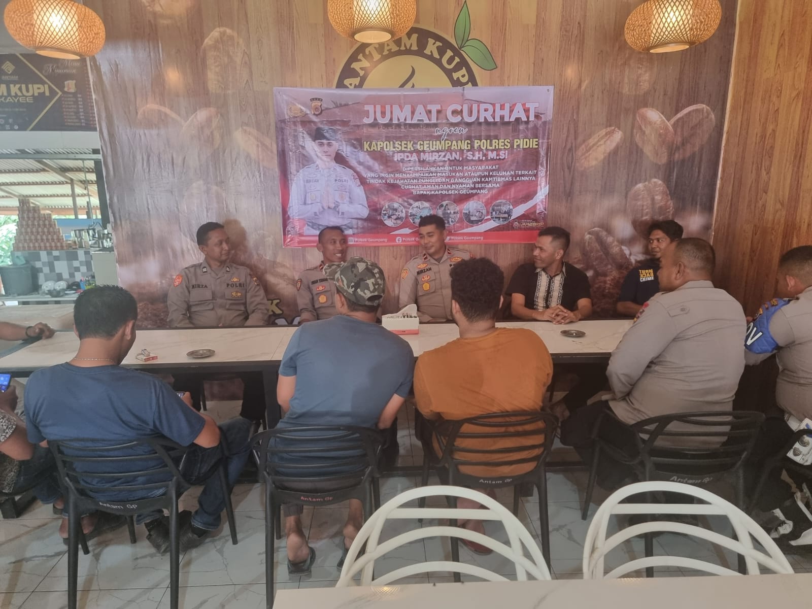 JUM’AT CURHAT BERSAMA KAPOLSEK, MASYARAKAT GEUMPANG PENYAMPAIAN MASUKAN