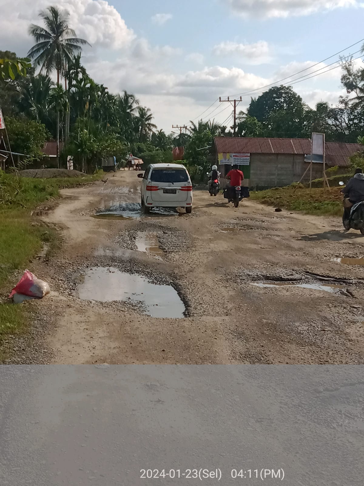 Benarkah Perhatian Hancurnya Jalin Pimeu PUPR Provinsi Tutup Mata?