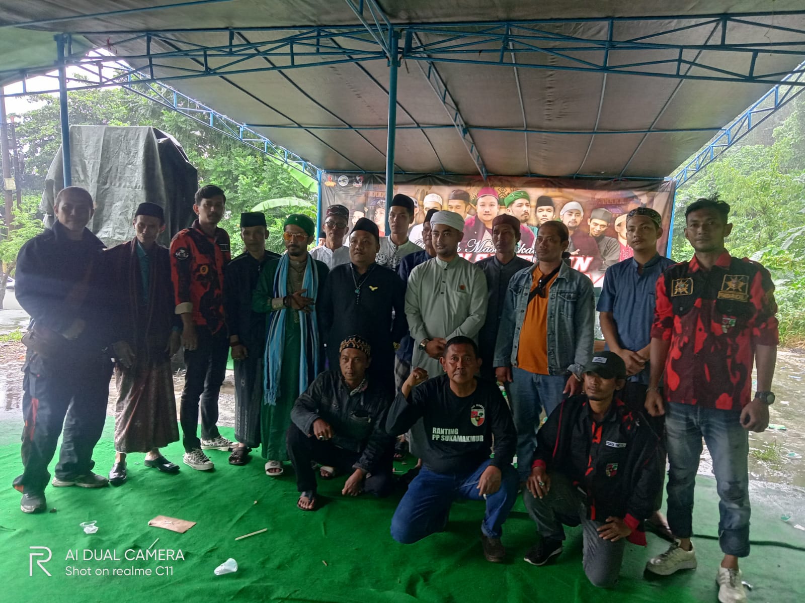 Gus Aang Adakan Ruqyah Masal Sekaligus Santunan 500 Anak Yatim