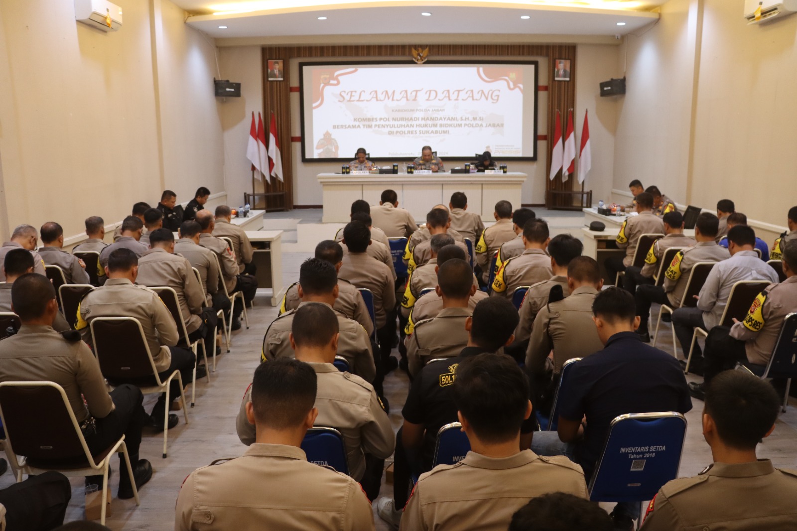 Antusiasme Anggota Polres Sukabumi dalam Mengikuti Penyuluhan Hukum Yang digelar Bidkum Polda Jabar