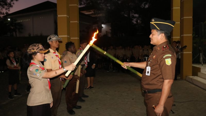 Sekda Arvan Ohy Melepas Pawai Taptu Meriah Menyambut HUT ke-80 RI di Bolsel