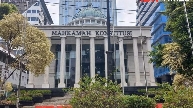 Profil Calon Hakim MK Inosentius Samsul, Pengganti Arief Hidayat