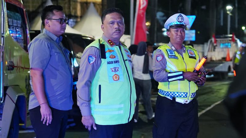 Kakorlantas Patroli di Bundaran Hi-Monas Jelang Hari Ulang Tahun ke-80 Kemerdekaan RI