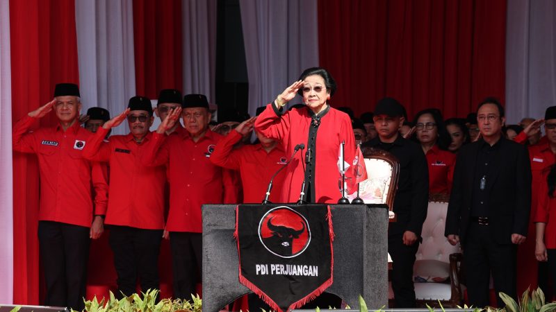 Megawati Memimpin Upacara Peringatan Hari Ulang Tahun ke-80 RI di Sekolah Partai PDIP Lenteng Agung