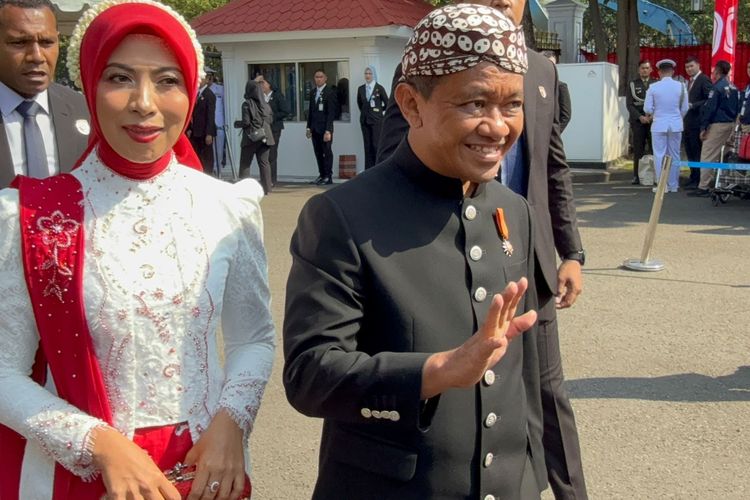 Bahlil Mengenakan Pakaian Adat Solo ke Istana, Mengaku Tidak Ada Hubungannya dengan Jokowi