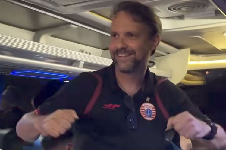 Lagu Dangdut Mengiringi Perayaan Persija Jakarta Setelah Menghancurkan Persis Solo, Mauricio Souza dan Rizky Ridho Menari dengan Sangat Lucu!