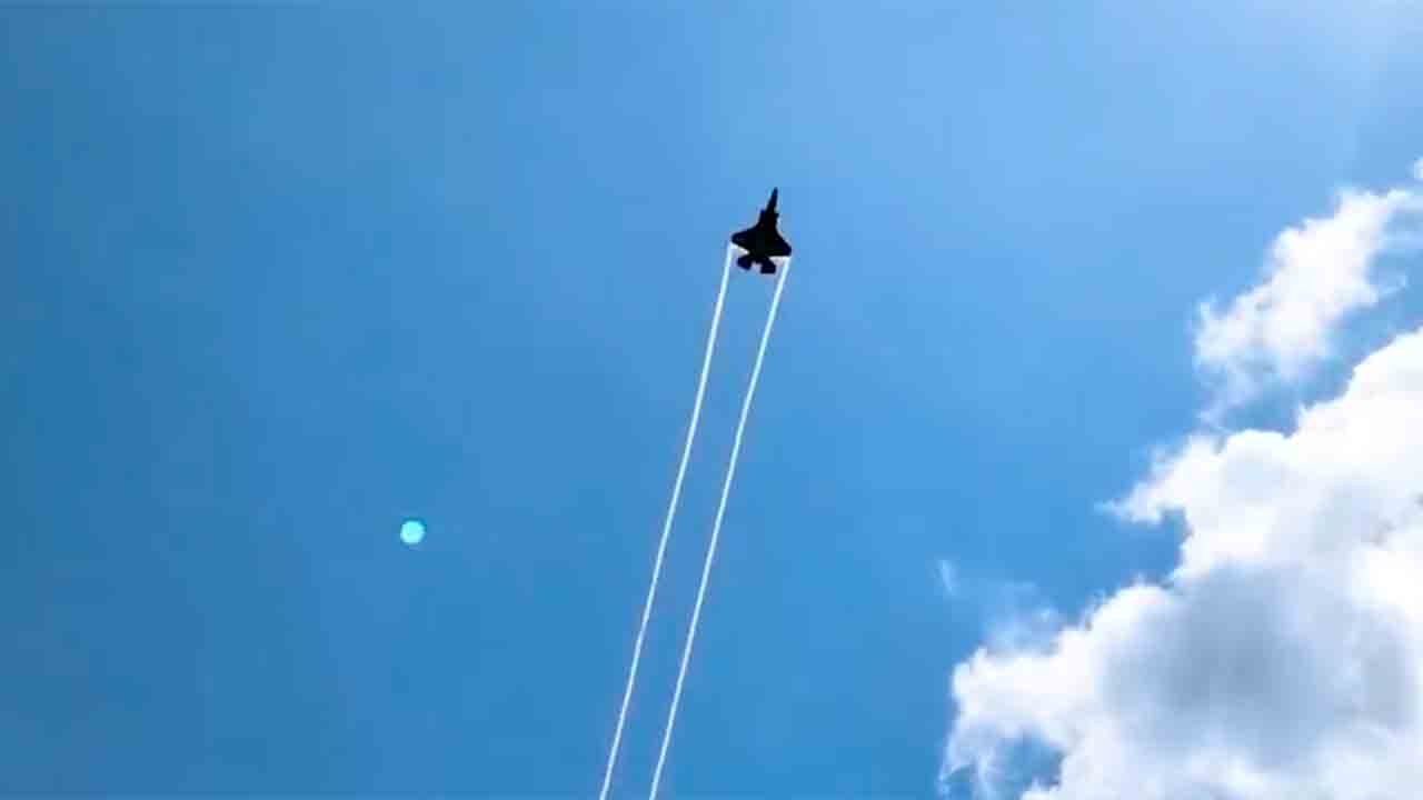 Video: Pesawat Tempur F-35A Menggunakan Quadrotor untuk Memandu Bom dan Menyasar dengan Sempurna