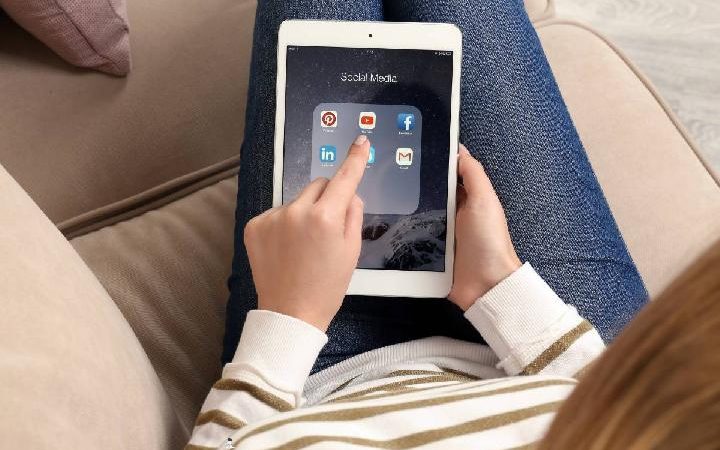 YouTube akan memasang AI untuk mengidentifikasi akun pengguna di bawah usia 18 tahun