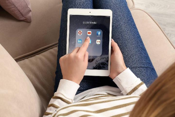 YouTube akan memasang AI untuk mengidentifikasi akun pengguna di bawah usia 18 tahun