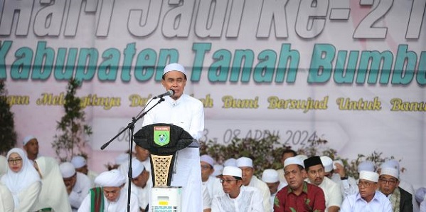 Kodim 1022/Tanah Bumbu Meriahkan HUT ke-80 RI dengan Upacara Taptu dan Pawai Obor