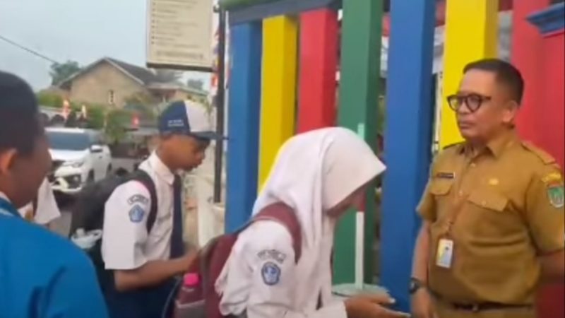 Kontroversi Pemecatan Kepala Sekolah di Prabumulih Berakhir, Roni Ardiansyah Kembali Bekerja!