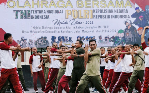 Sinergi TNI dan Warga, Patroli Bersama di Cikedung Indramayu
