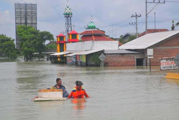 46 Ribu Jiwa Terkena Banjir Semarang-Demak, 8 Pompa Besar Turun Tangan