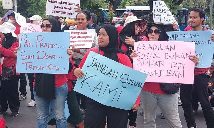 Pemkot Jakarta Selatan Tertibkan Kios Barito, Pindahkan ke Lenteng Agung