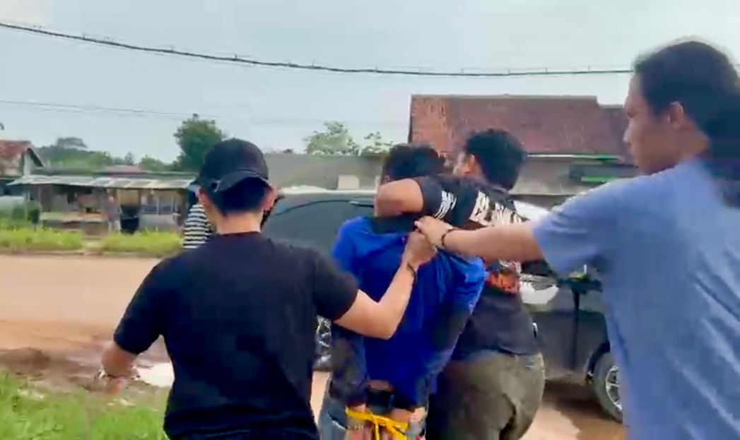 Sadis! Pelaku Curas Ancam Korban Pakai Badik, Kini Dibekuk Polisi